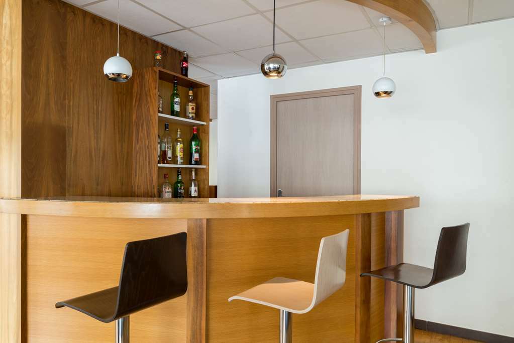 Brit Hotel Confort Le Limouzi 튈 레스토랑 사진